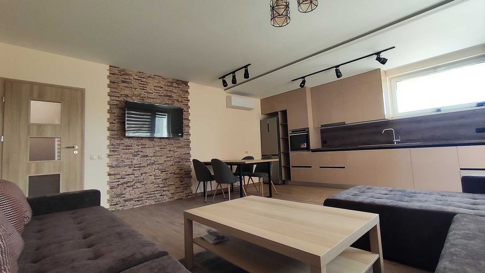 Дава се под наем Двустаен апартамент в Пловдив, Каменица 1 - 90 кв.м за 480 € - Снимка #1