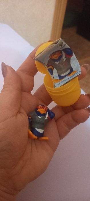 Киндер сюрприз пингвин