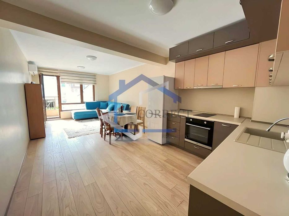 Дава се под наем Тристаен апартамент в Варна, Колхозен пазар - 110 кв.м за 561 € - Снимка #1