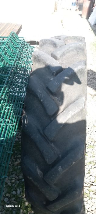 Cauciucuri  11,2r28.o roata de spate de u650. 8,25r15 trailer