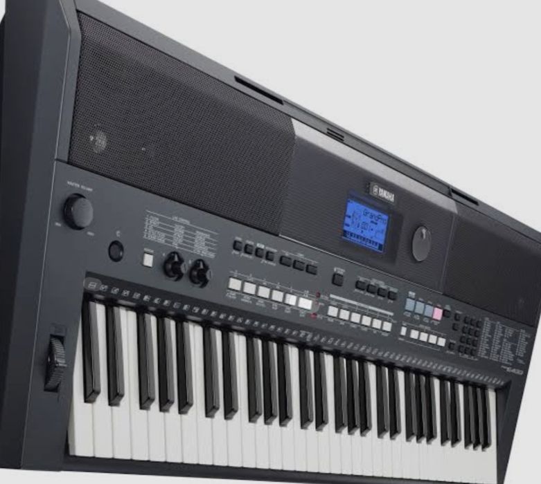 Музыкальный синтезатор Yamaha E433!