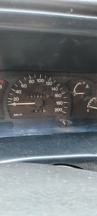 Srochna sotiladi Nexia 1 1,5 dons super salon Gen bor