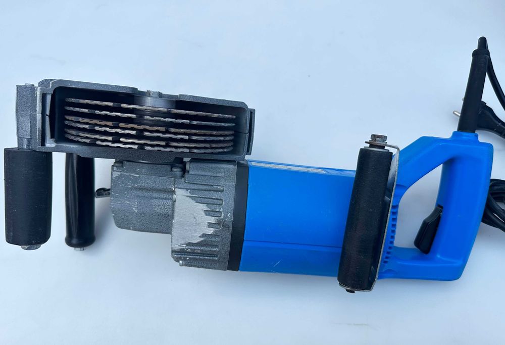 Baier BDN 466/6 - Професионална фреза за канали 2400W 150мм