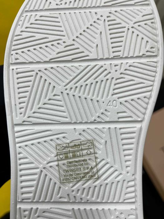 Продавам дамски ботуши TWINSET, размер 40.