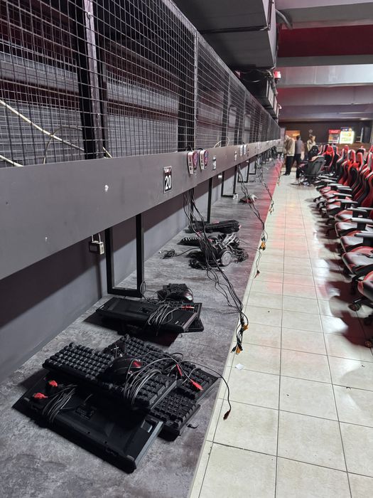 H Столы интернет-кафе 10 столов