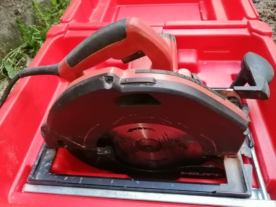 Ръчен Циркуляр Hilti 70,електрически