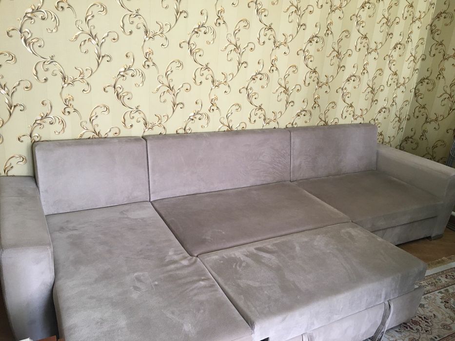 Диван для гостиной комнаты