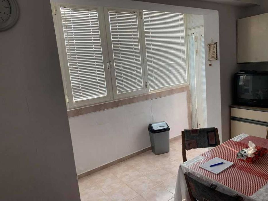 Дава се под наем Едностаен апартамент в Бургас, Лазур - 45 кв.м за 225 € - Снимка #5