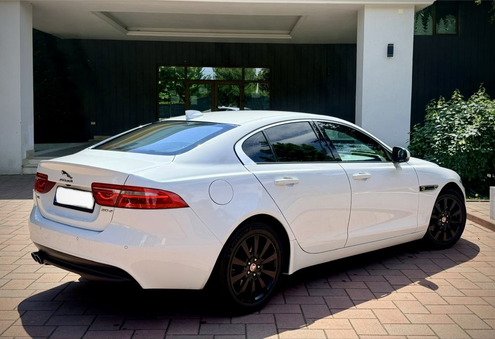 Jaguar XE 2.0d Cutie automata ! Garantie 12 Luni