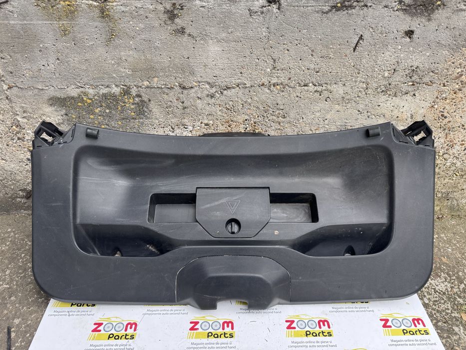 Ornament plastic haion portbagaj aripa spate fusta spate stop frana central Peugeot 2008 2020-2026