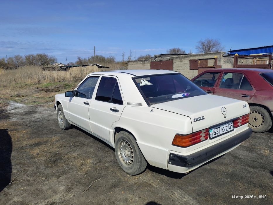 Ляля продается.мерс190.1.8