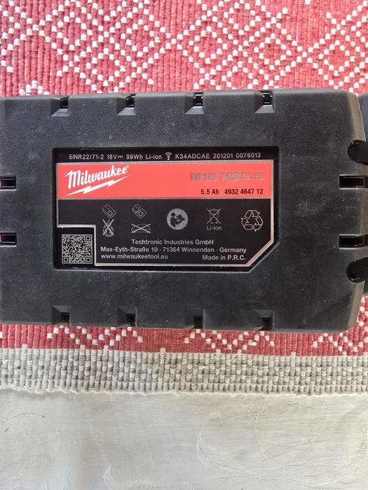Acumulatori si incarcatoare bosch 36v si Milwaukee  18v  5.5ah
