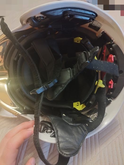 Пожарникарска каска