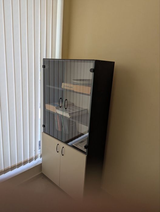 Офис мебели — пълно обзавеждане, отлично състояние