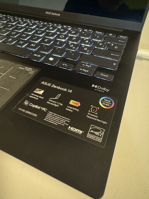 Laptop nou Asus Zenbook 14 3K OLED Amd Ryzen 7 350 AI 32GB DDR5