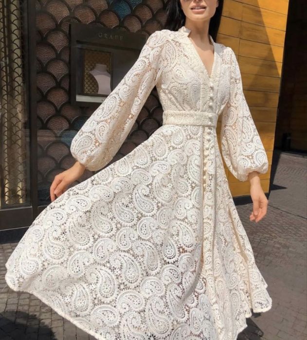 Бежевый платье продам