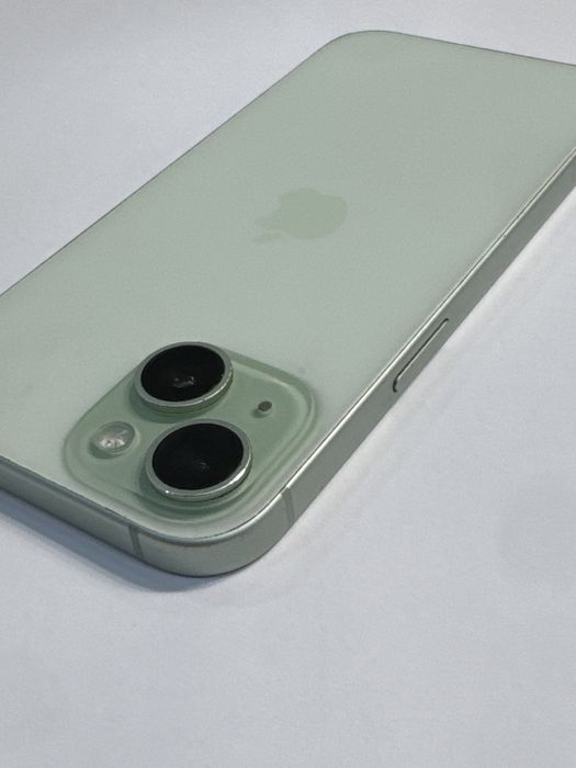 iPhone 15 Verde cu 100% Bateria