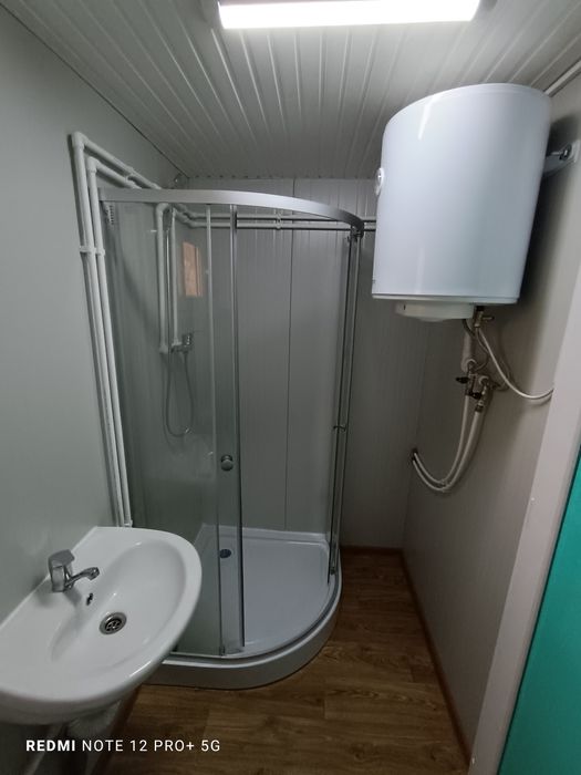 De vânzare două containere