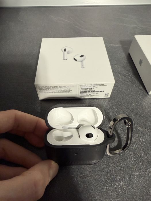 AirPods 3 Apple