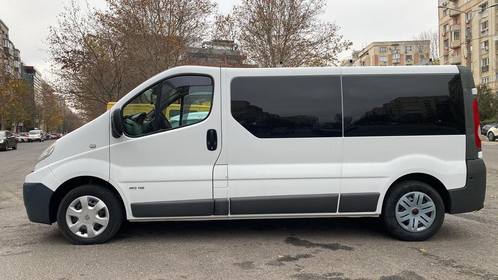 Microbuz persoane Renault Trafic 2.0-2012