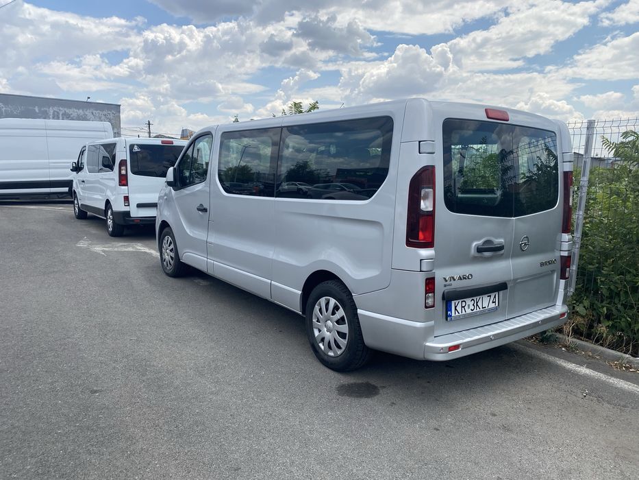 Inchiriere microbuze 8+1 locuri / rent a car / rent a bus / rent a van
