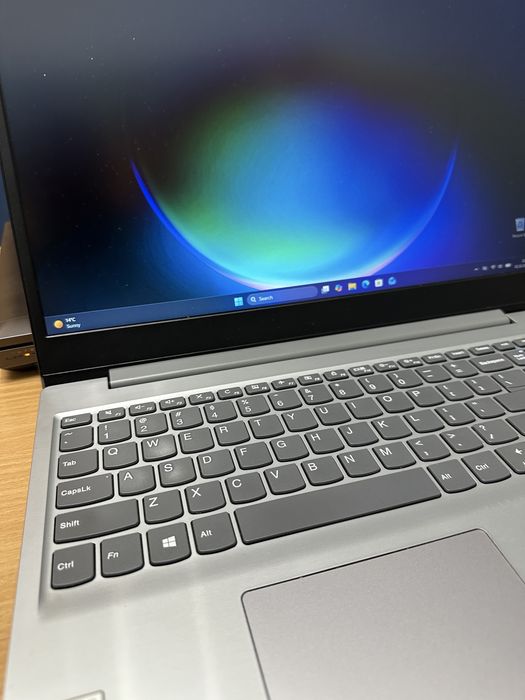 Laptop Lenovo S145