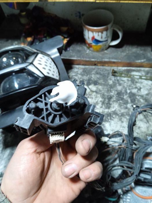 Vosvagin oldi ung tomon fara  korpisi yuq qolgan xamma narsasi bor