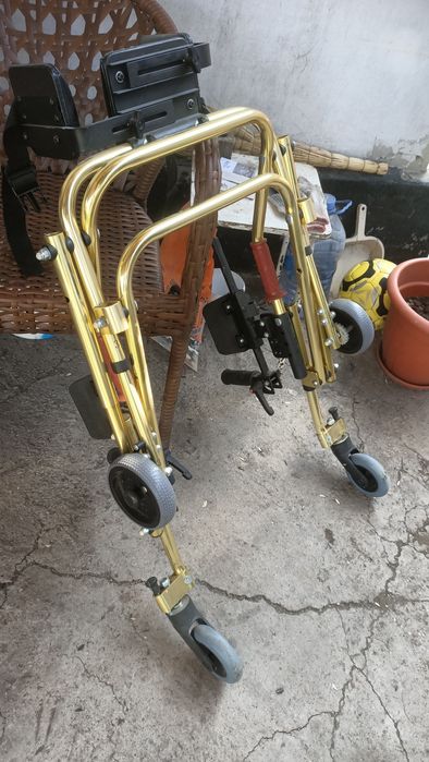 Продам ходунки детские