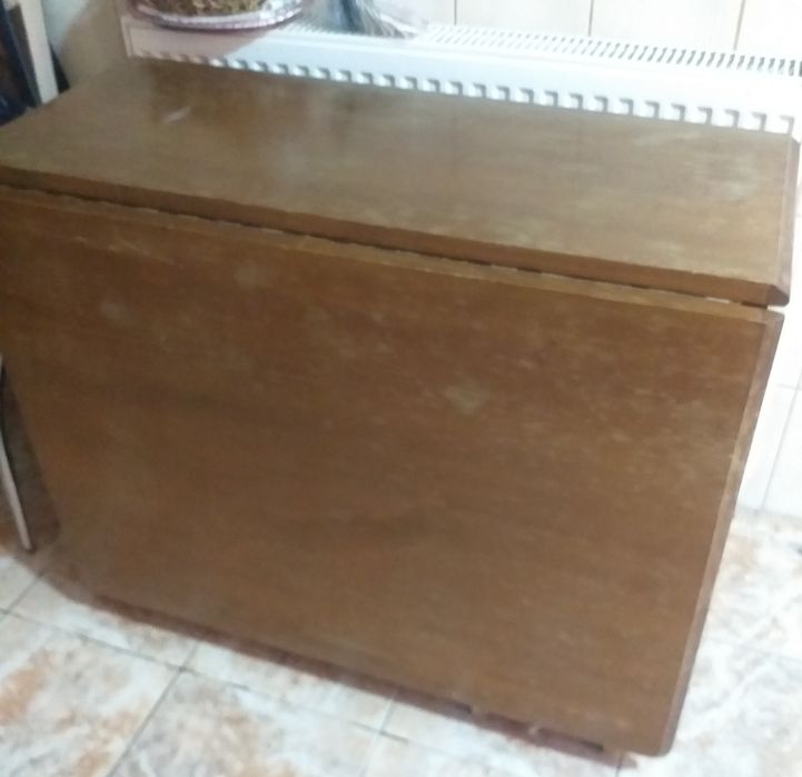 Masă extensibilă de 8-12 persoane