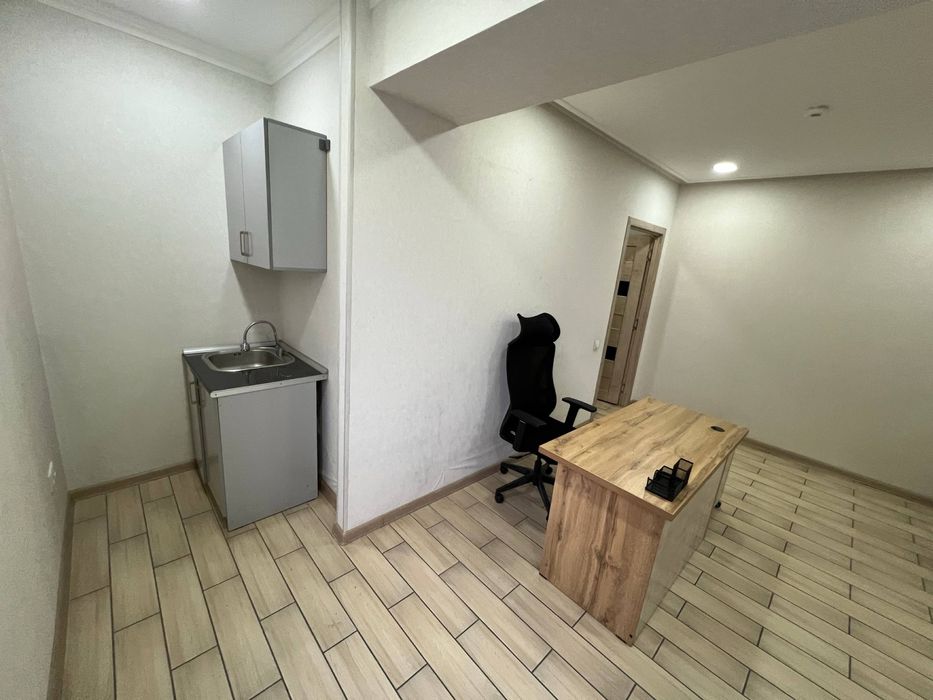 Аренда под офис С МЕБЕЛЬЮ! 43м2 Бизнес Центр! Яккасарай! 650у.е