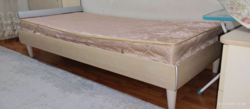 Продам односпальную кровать