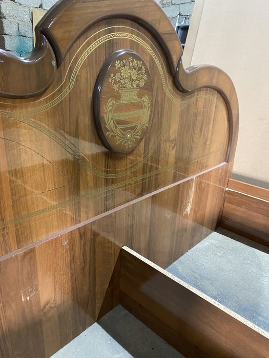 Кровать двуспальная