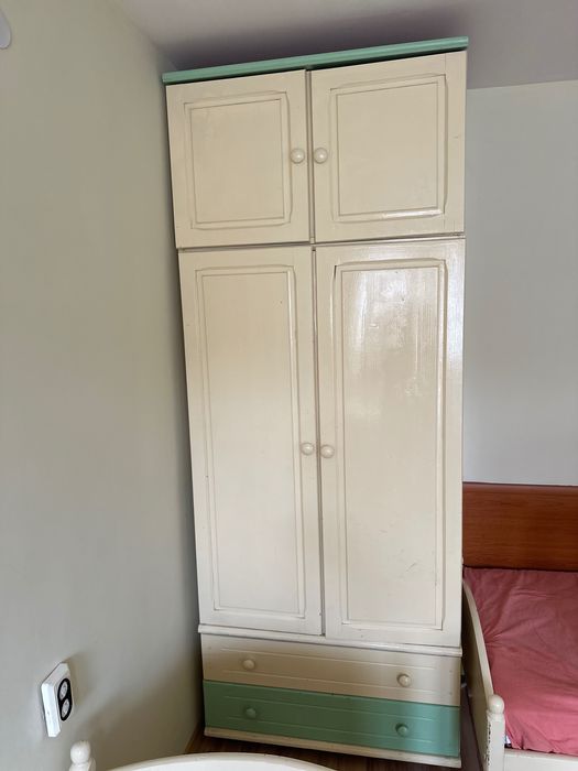 Мебели обзавеждане за детска стая - легла, гардероб, скрин, ракла,бюро