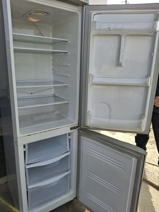 Холодильник  рабочий