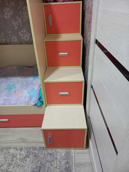 Продам детский двухэтажный кровать.