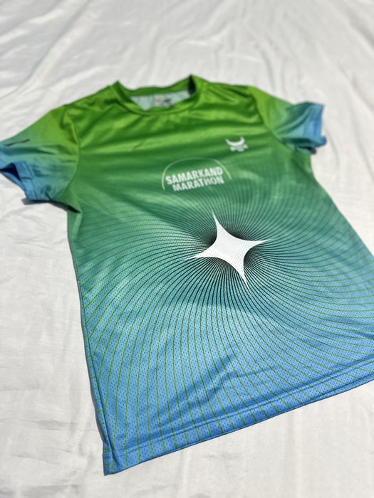 Samarqand Marafon va triatlon finish futbolkalari.