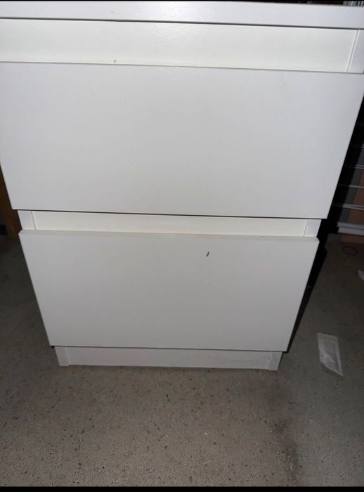 Noptiera alba cu două sertare