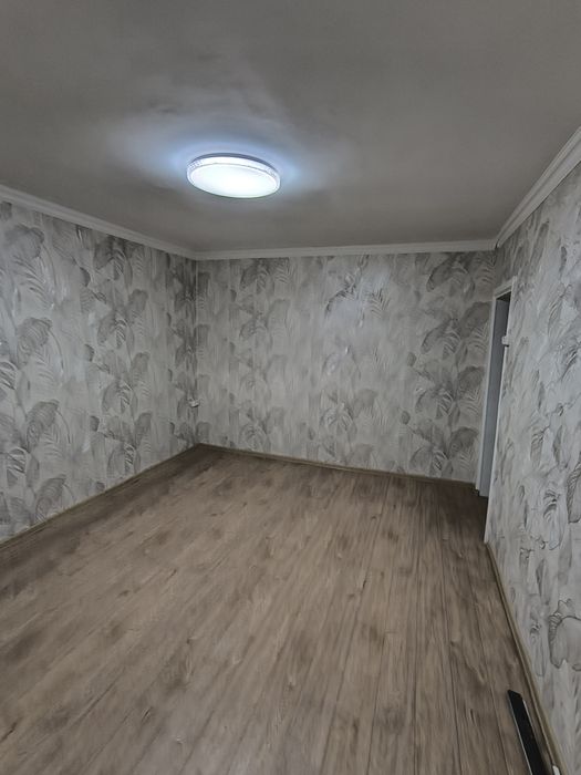 2 комнатную квартиру. 1/2 в деревянном доме.' выход в город въезд авто