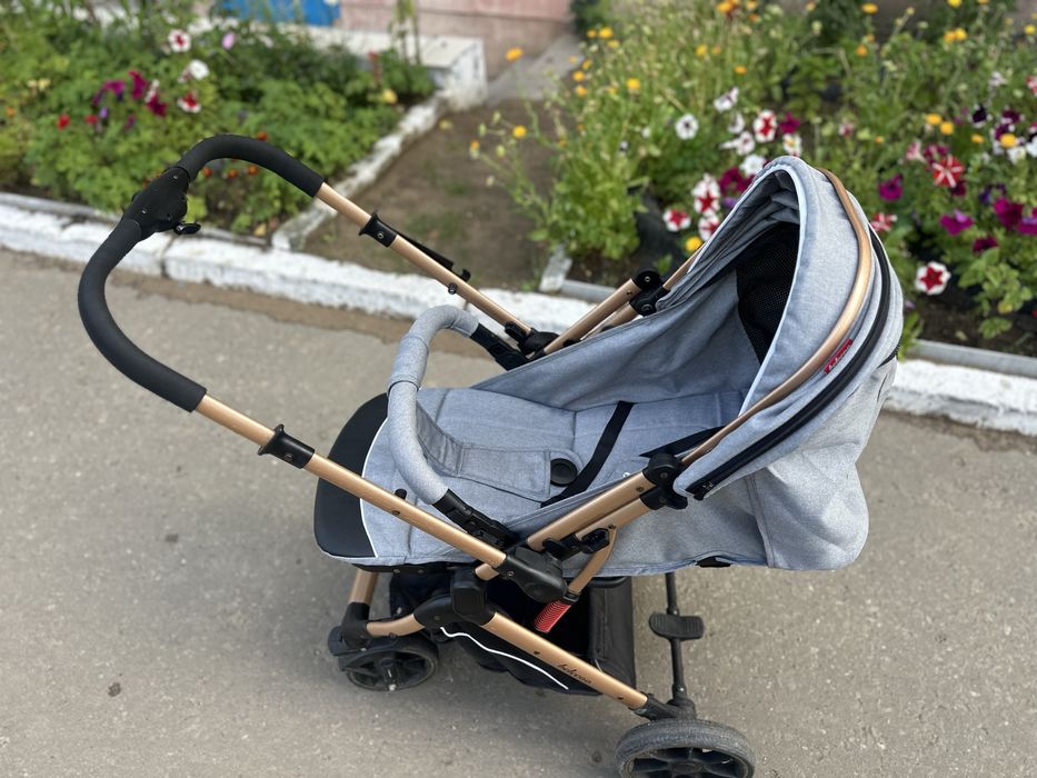 Продам коляску в отличном состояние