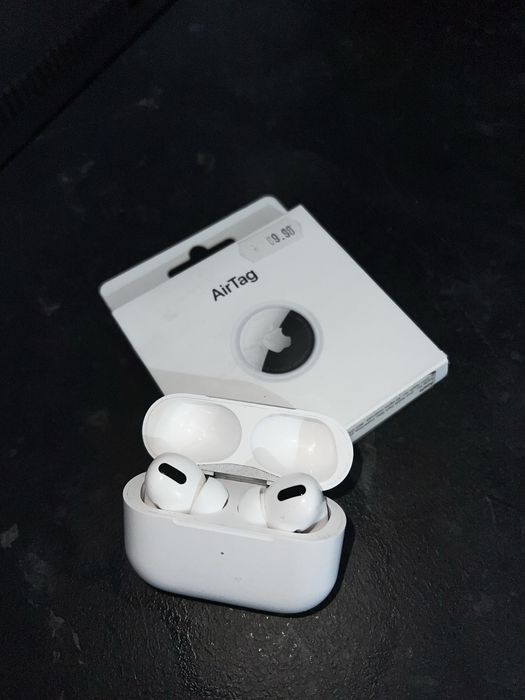 Air pods air tag