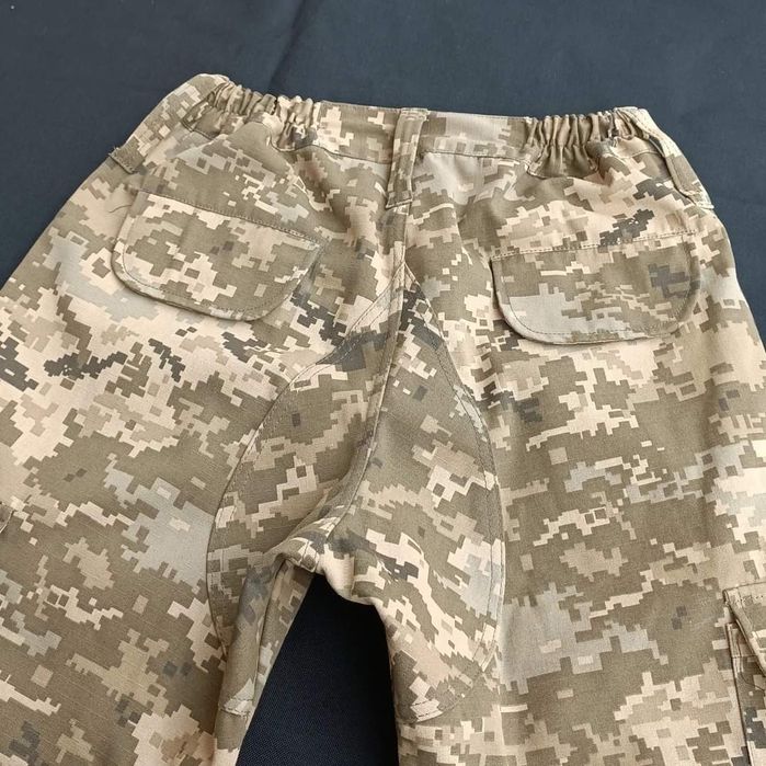 Камуфлажен панталон пиксел