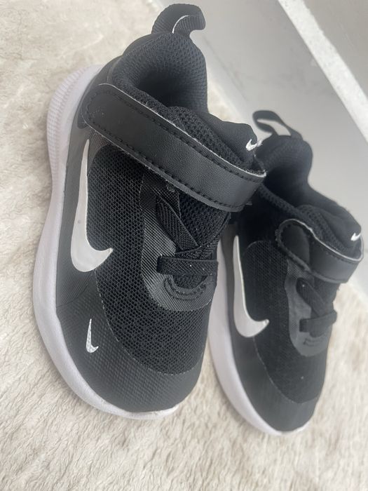 Nike Revolution 7-22 номер