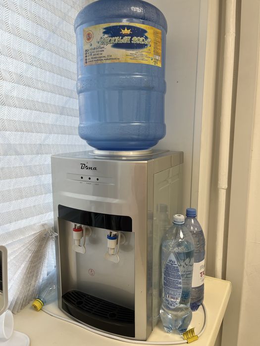 Диспенсер для воды ( кулер)