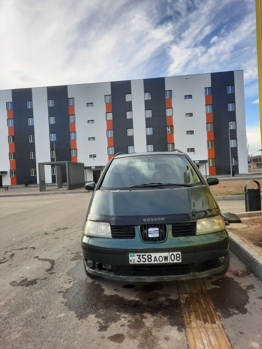 Машина сатылады.