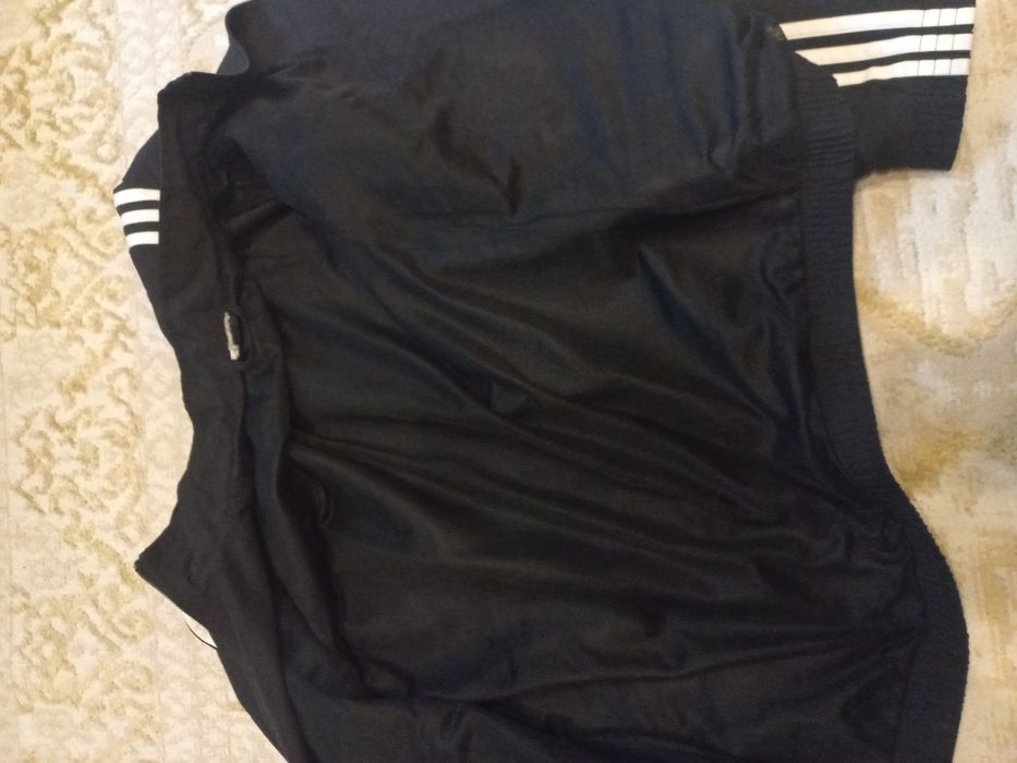 Продам спортивный костюм Adidas