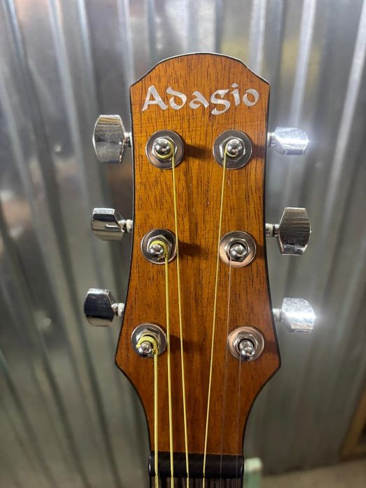 Аккустическая гитара Adagio