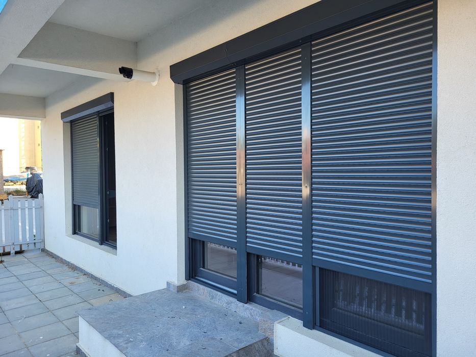 Rulouri, plase antiinsecte, rolete, noapte-zi, plisee, uși de garaj