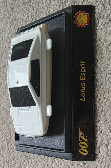 4 Masinute din colectia 007' James Bond mini 1:36