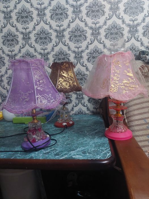 Светилниклар сотилади.яхши холатда