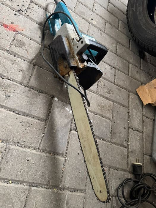 Пила электрический.